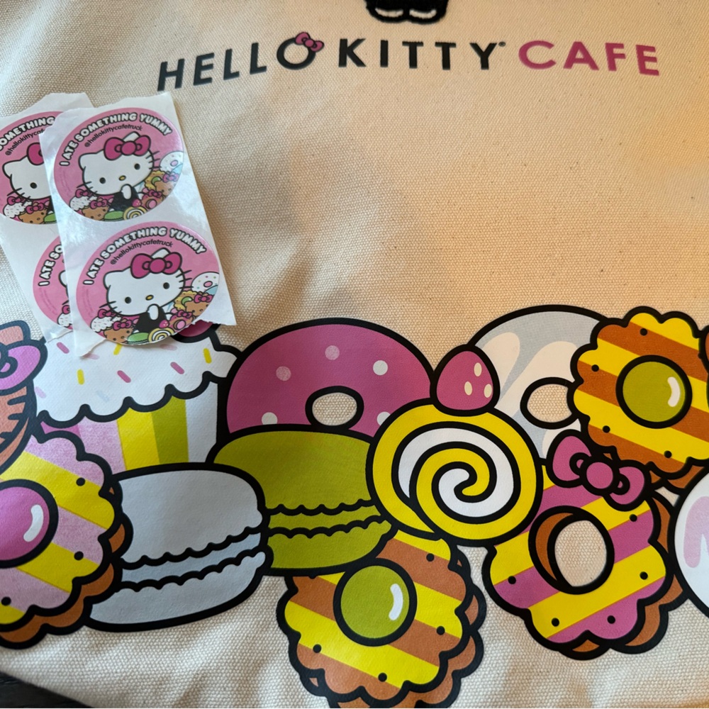 Hello Kitty Cafe Tote - Picture 7 of 7